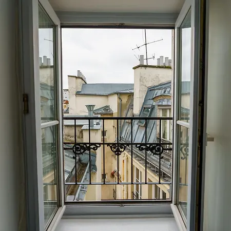 Chic 6th Floor Studio Apartmnet Ste Marguerite * פריז